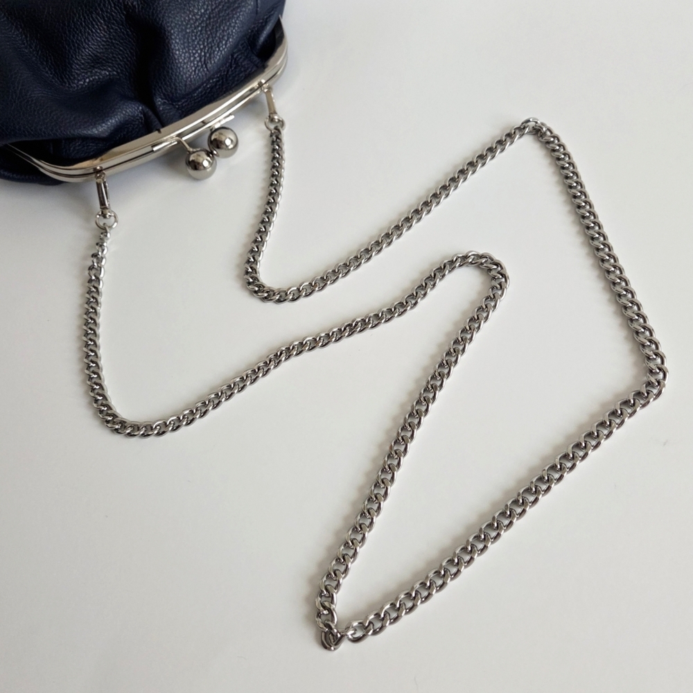 Italian Leather Navy Kisslock Clutch With Removable Silver Crossbody Chain, New - Picture 10 of 16